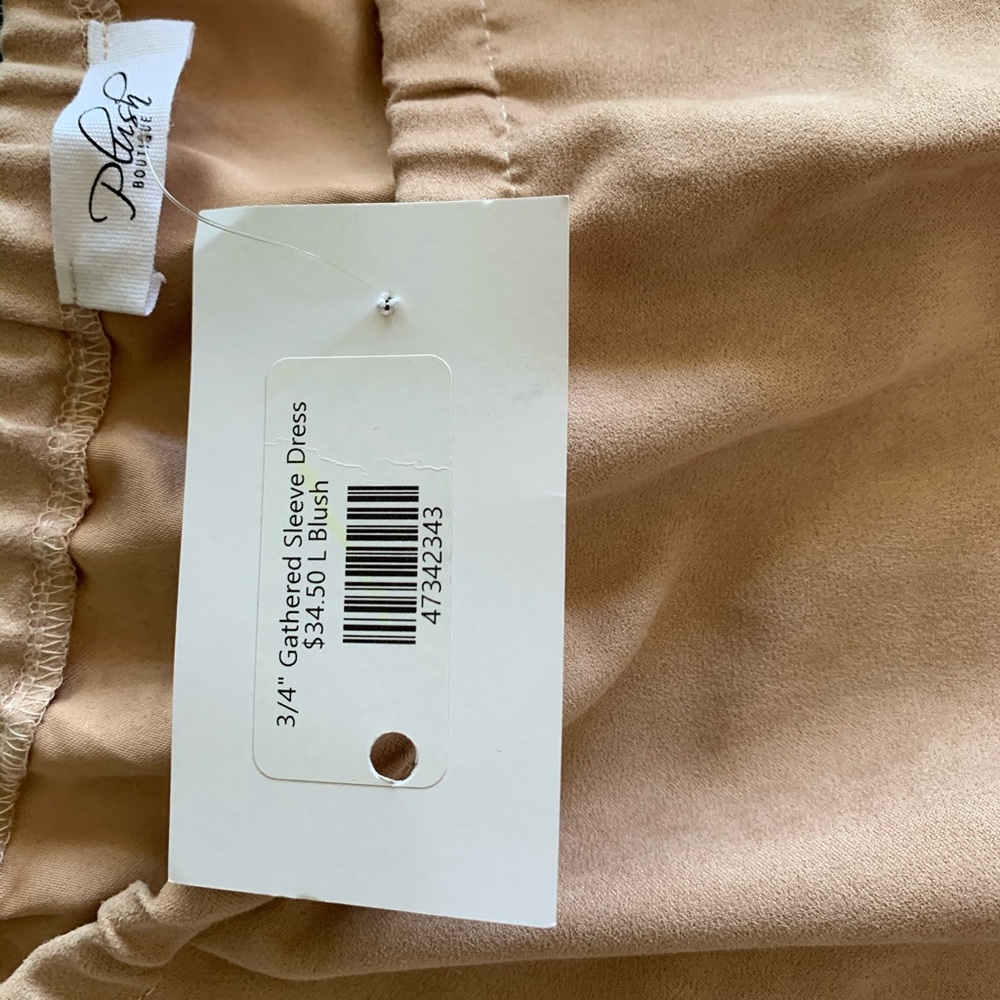 Dress - Picture 3 of 3